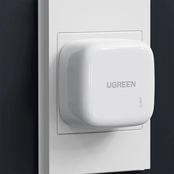 UGREEN-20W-Type-C-PD-Fast-Charger-01